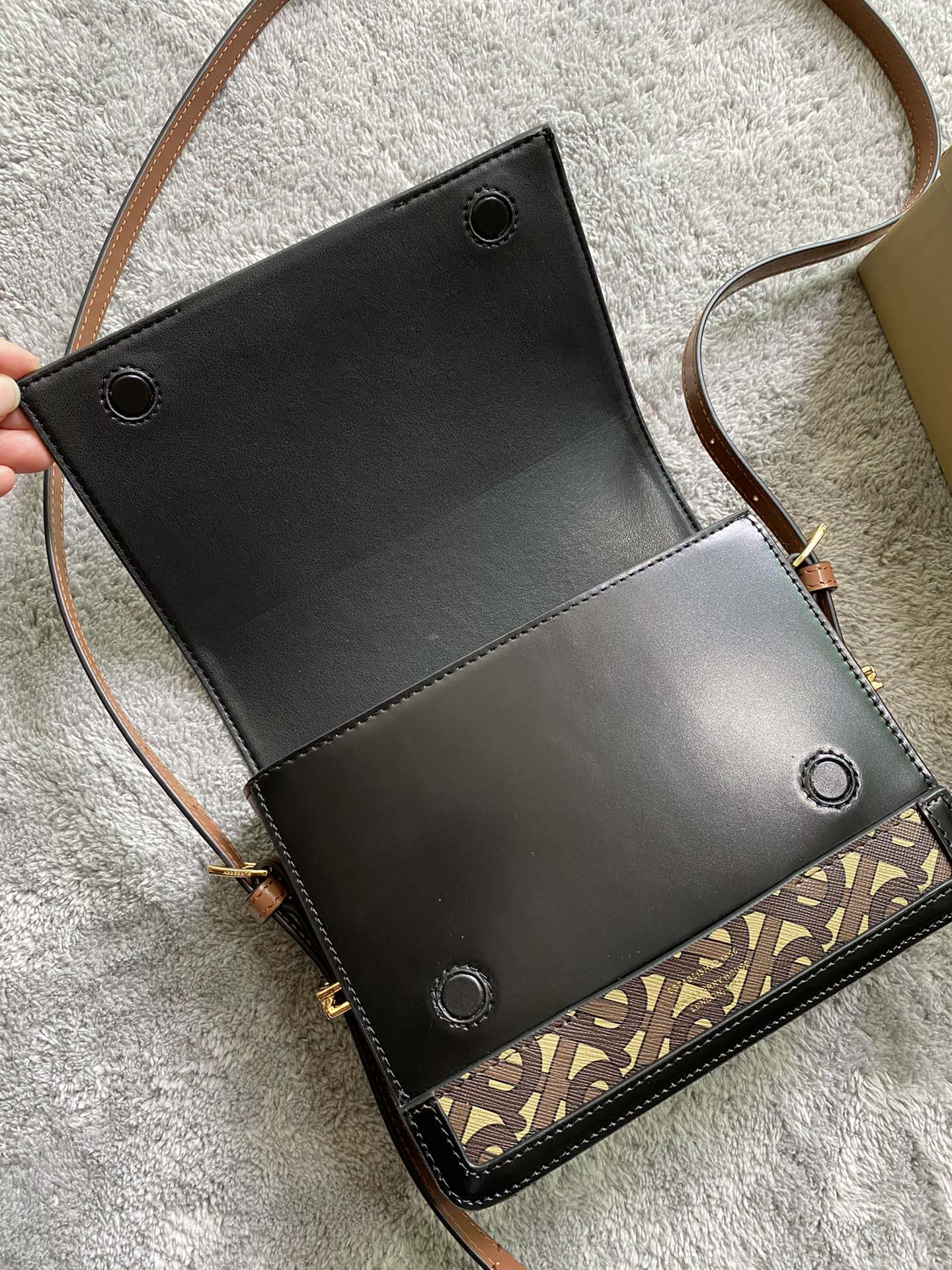 Сумка Burberry Grace через плечо