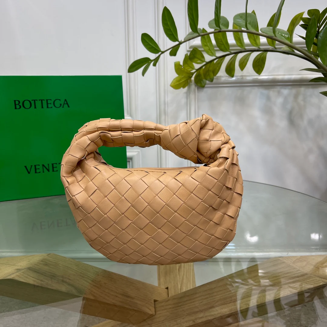 Круглая плетеная сумка-хобо BV Jodie с узлом - 27x22x3 см - 4 шт.