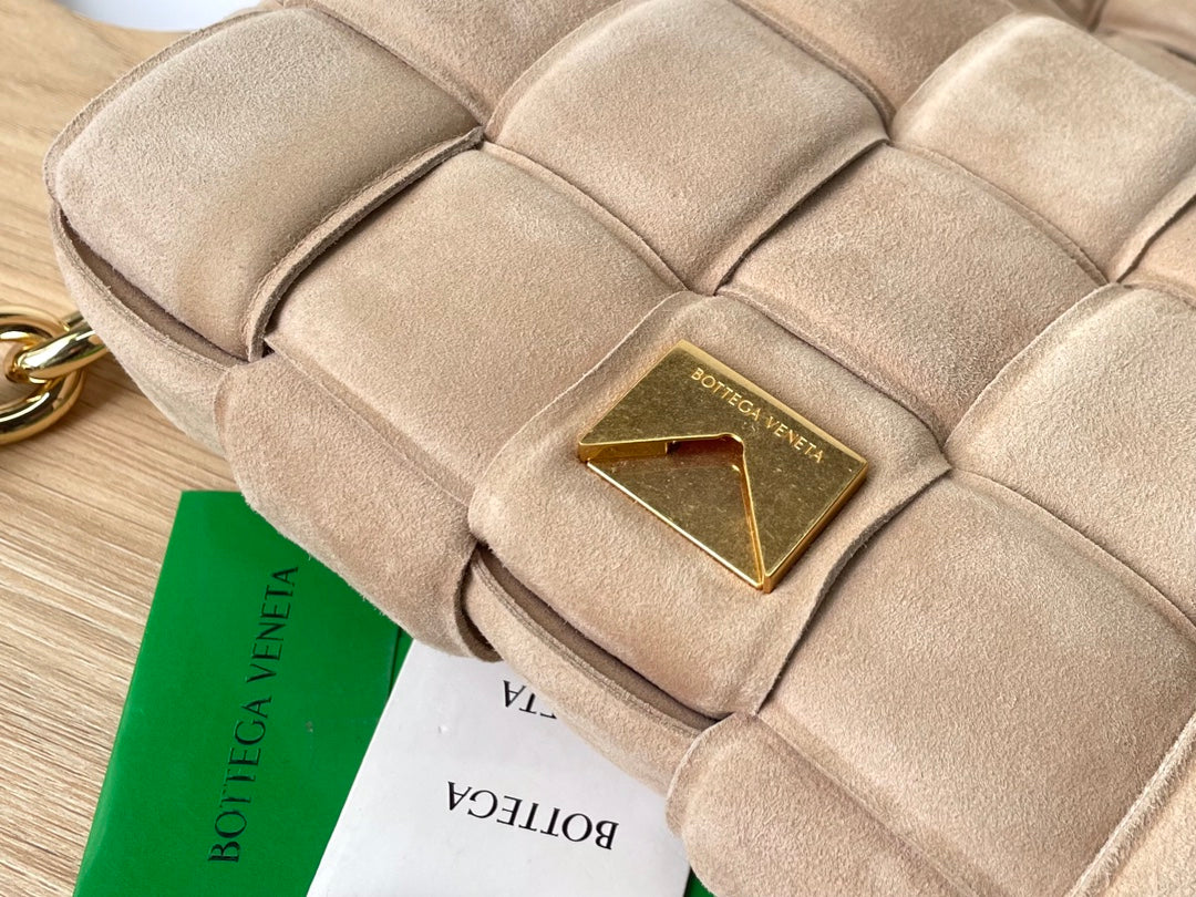 Сумка BV Chain Square Bag из овечьей кожи - 27x10x18 см