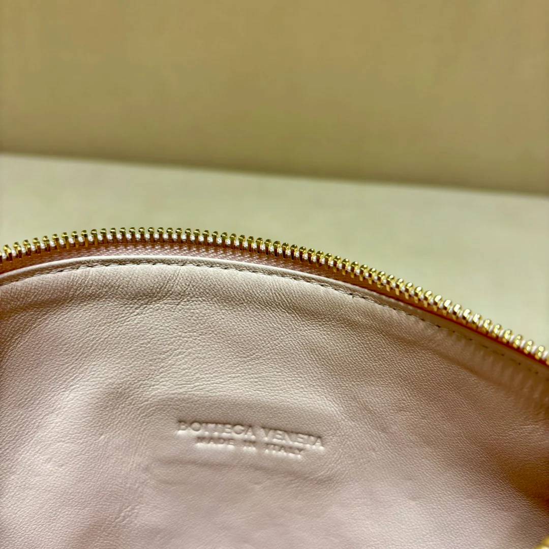 Сумка-бенто из кожи ягненка BV-Nappa - розовый