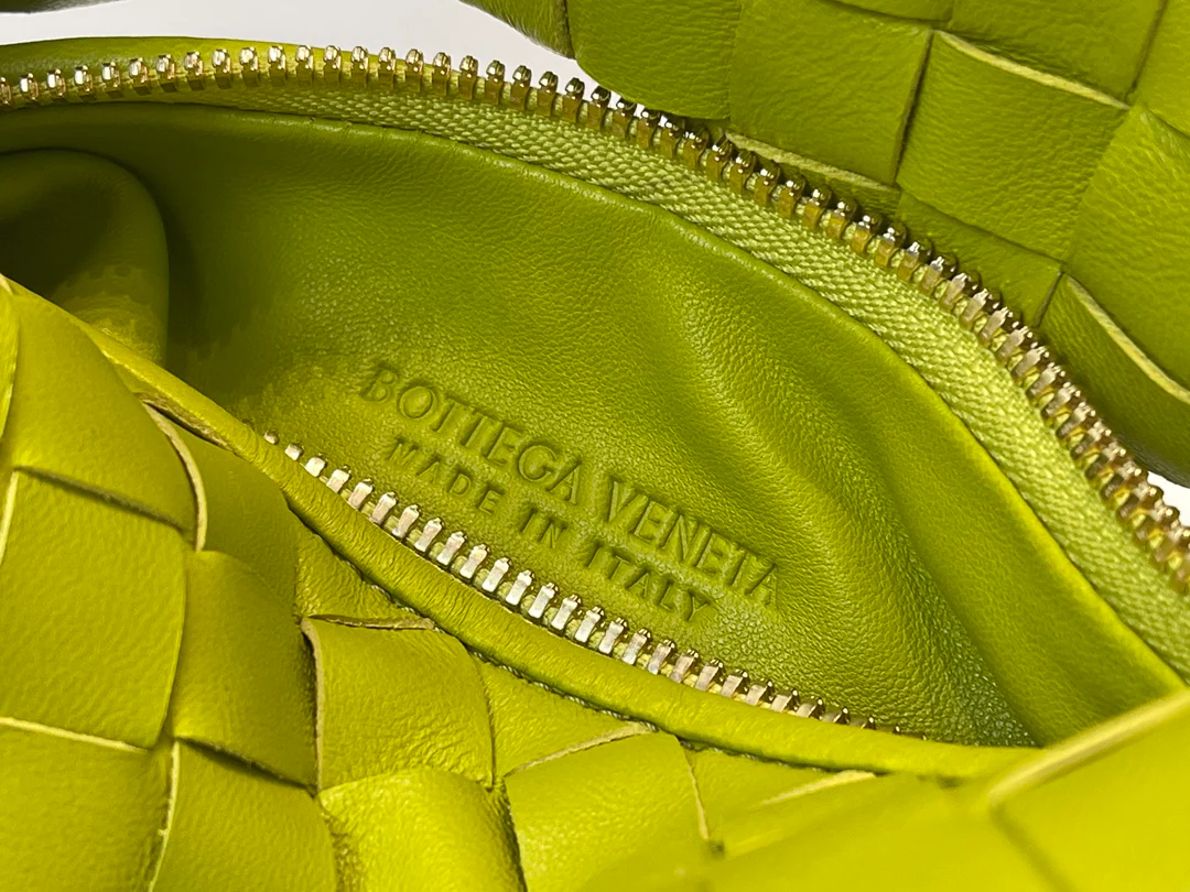 Сумка BV Mini Jodie Croissant Bag, s27x9x23cm-7