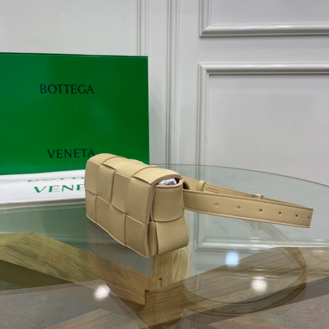 Поясная сумка BV из плетеной ткани, овечья кожа, 17 см, 5х9 см, 5х5 см.