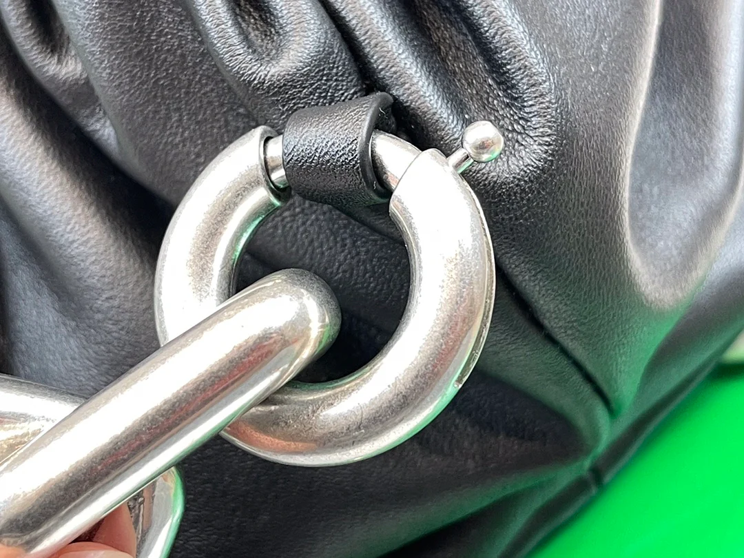 Сумка-мешок BV The Chain Pouch Cloud Bag - 31x12x16 см