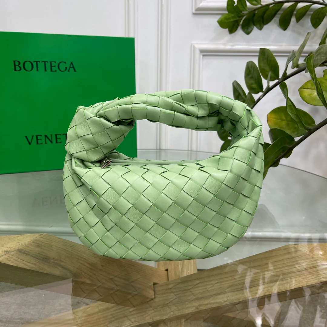 Круглая плетеная сумка-хобо BV Jodie с узлом - 27x22x3 см - 5 шт.