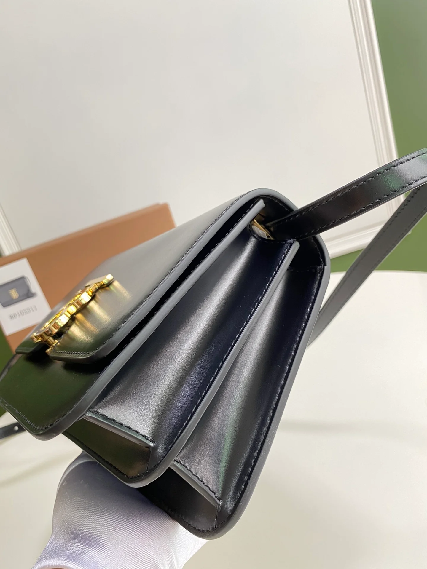 Сумка-письмо из коллекции Burberry TB - Черная