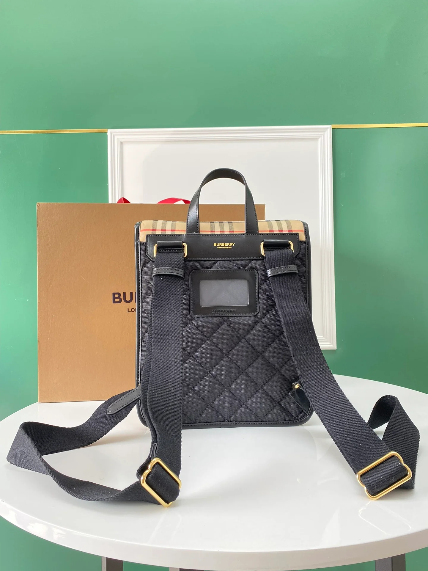 Burberry - рюкзак в стиле 