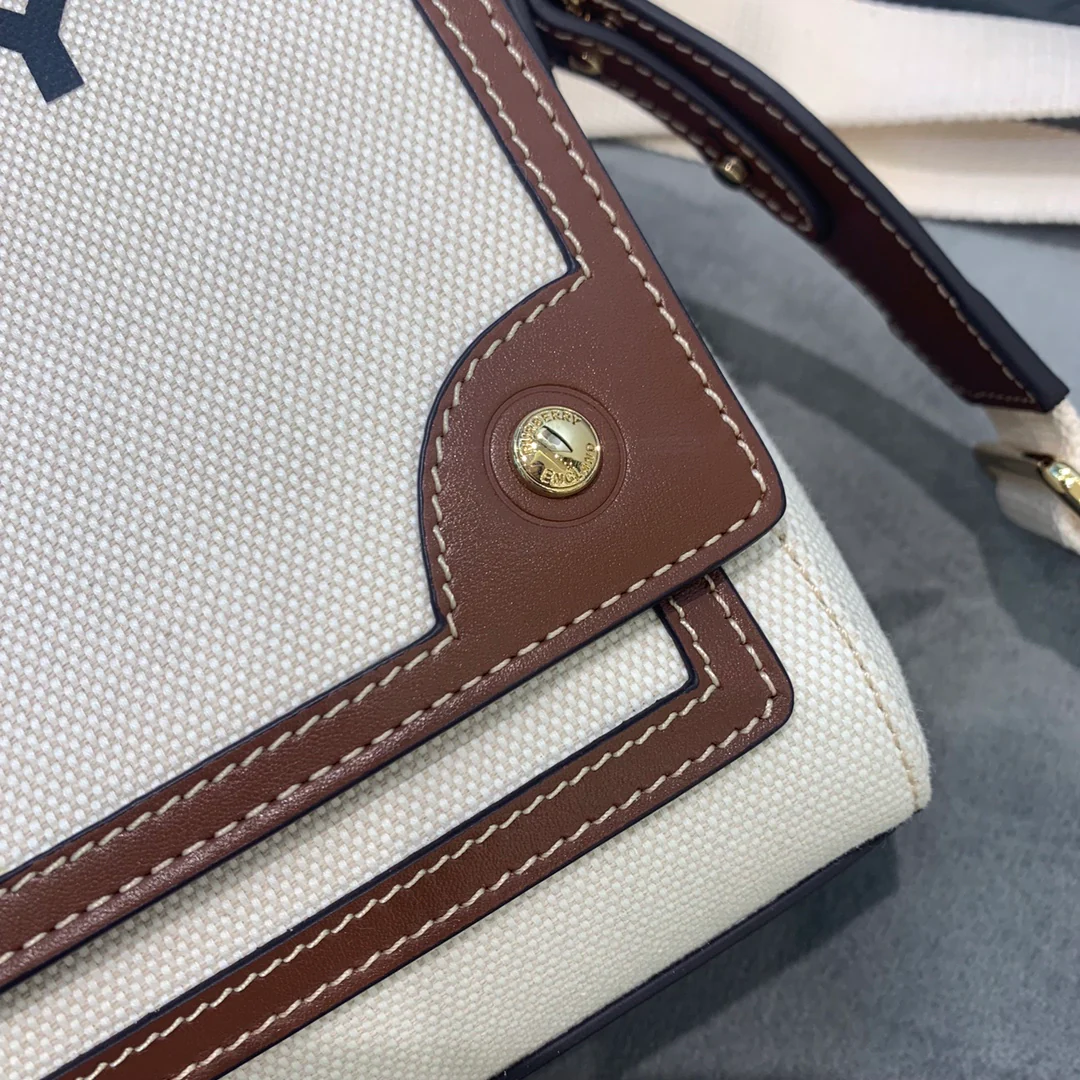 Сумка из канваса Burberry Early Spring New Note