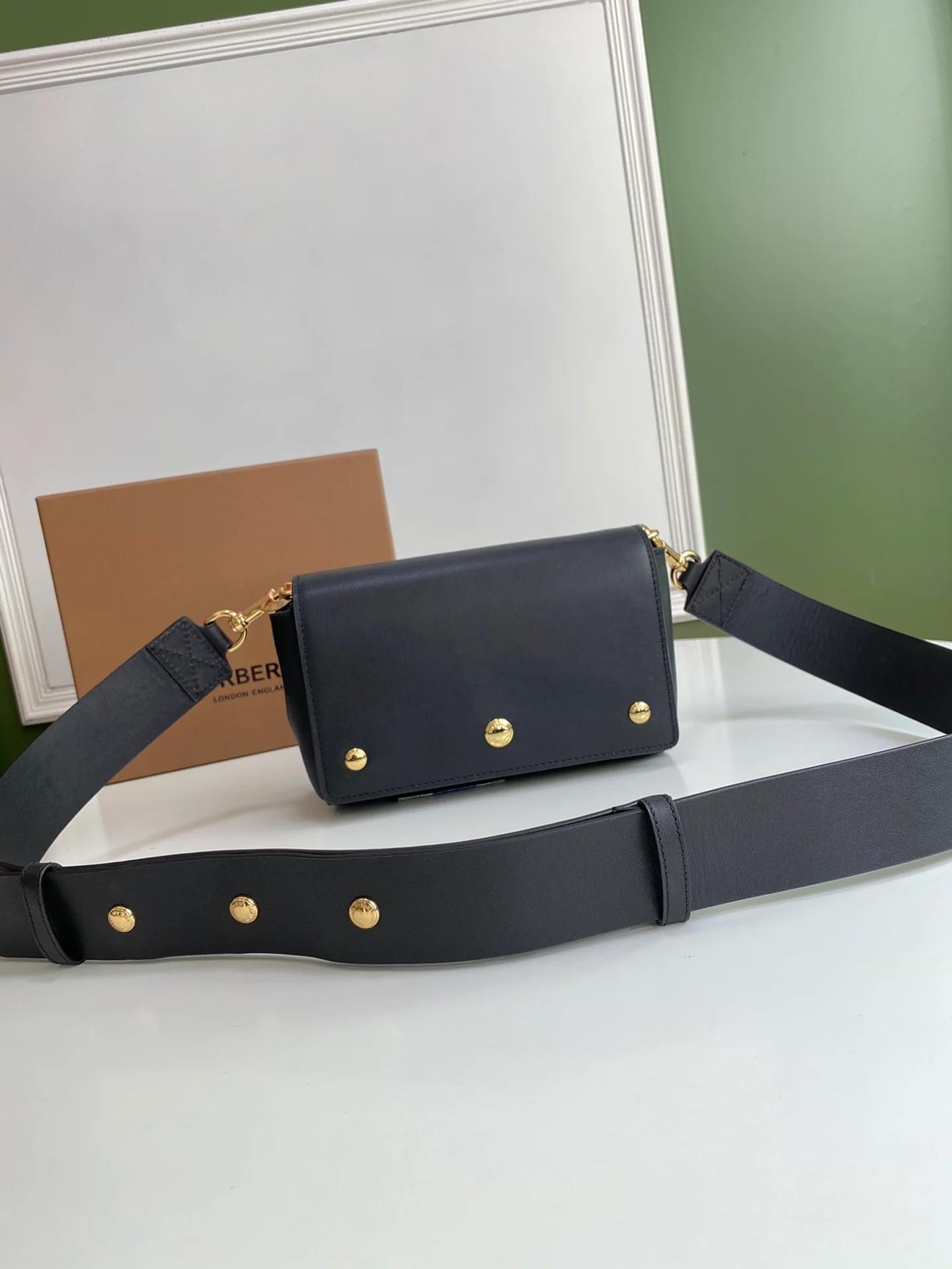 Винтажная кожаная сумка через плечо Burberry в клетку