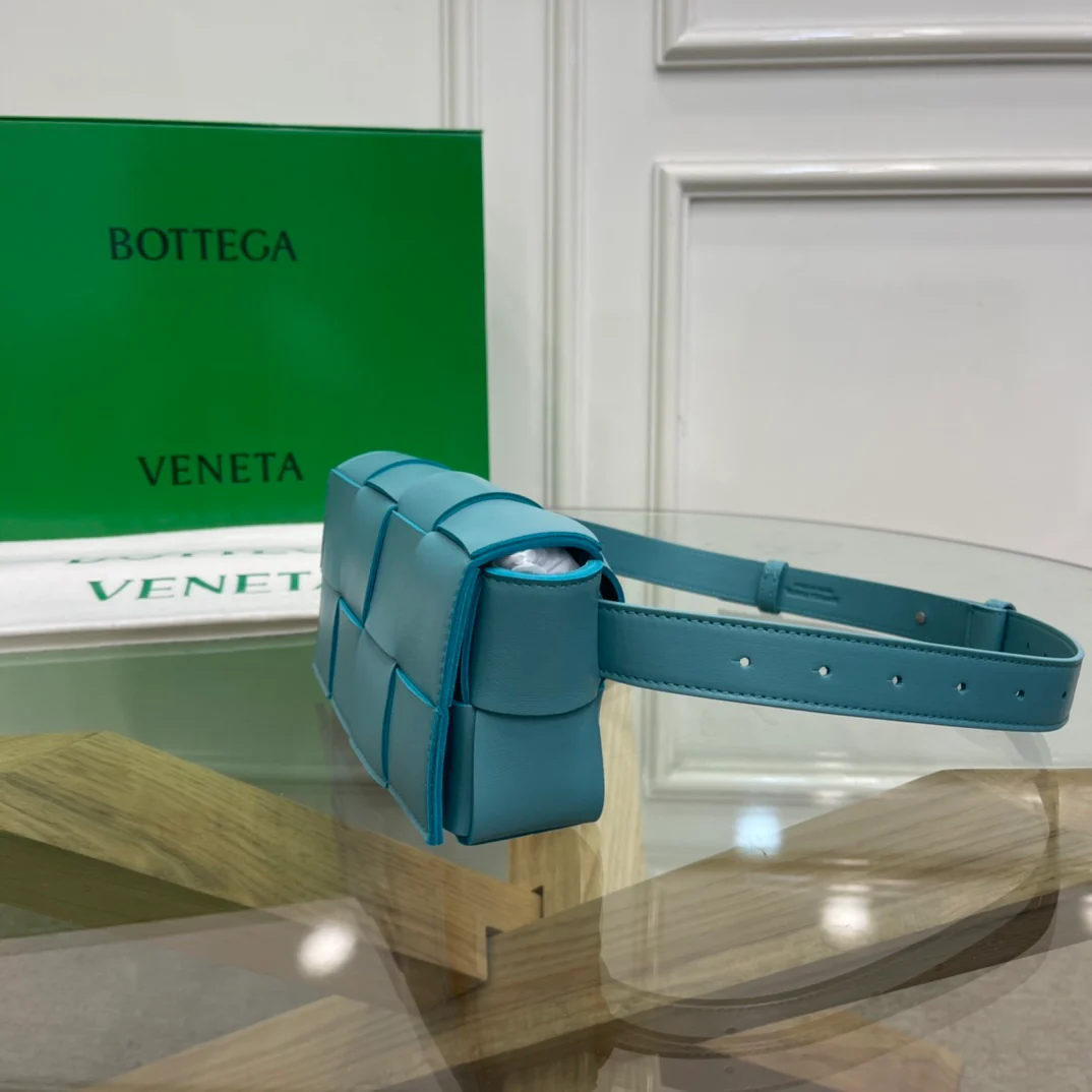 Сумка для кассет BV из плетеной овечьей кожи, 17 см x 5 см x 9 см x 5 см.