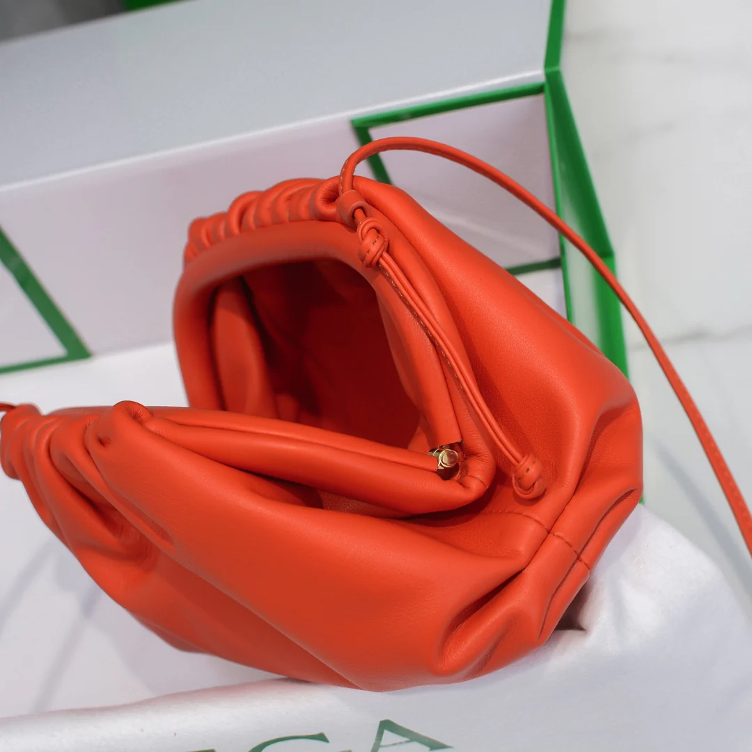 Сумка-чехол BV Cloud Bag Pouch Series - гладкая телячья кожа - 23x13x8 см - 7