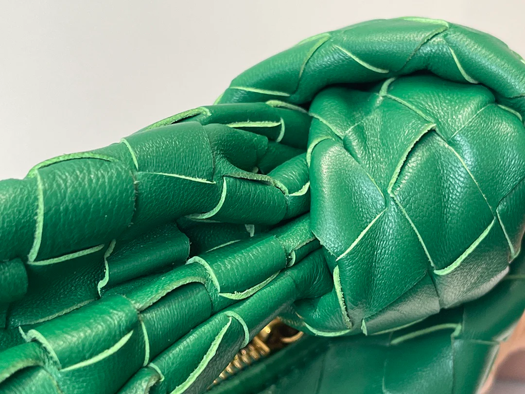 Сумка-круассан BV Mini Jodie, s27x9x23cm-1