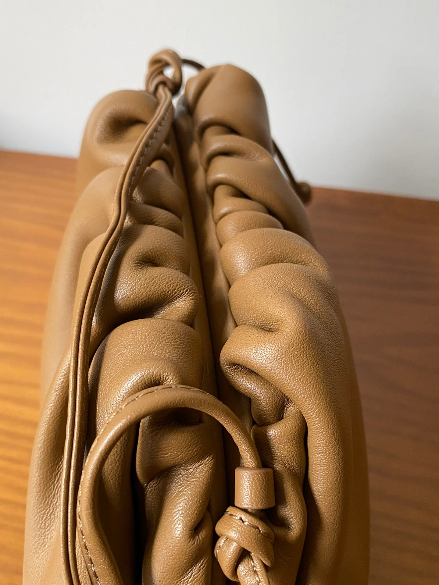 Сумка BV Cloud Bag - Кожа - 22x12x7 см - 9