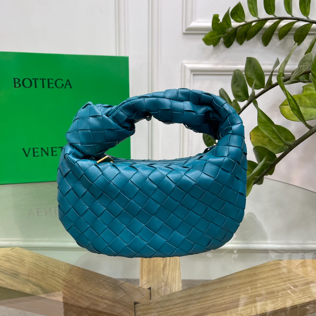 Плетеная круглая сумка-хобо BV Jodie с узлом - Размер 27x22x3 см - 13