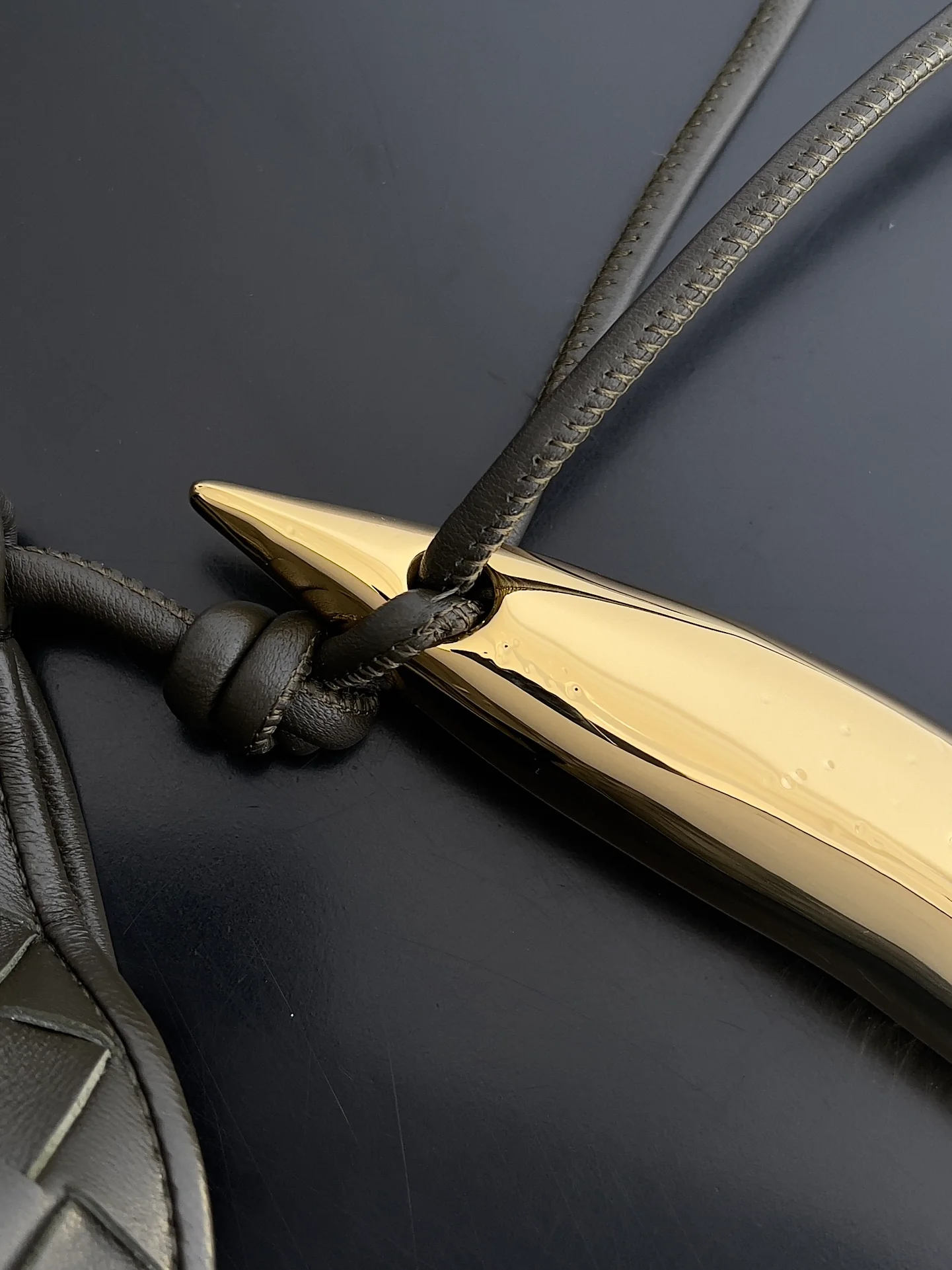 Сумка BV Sardine с латунной ручкой - Большая - Темно-зеленая