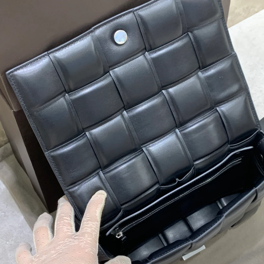 Сумка-мешок для кассет BV из плетеной кожи/подушка/телячья кожа/26х18х8 см/2