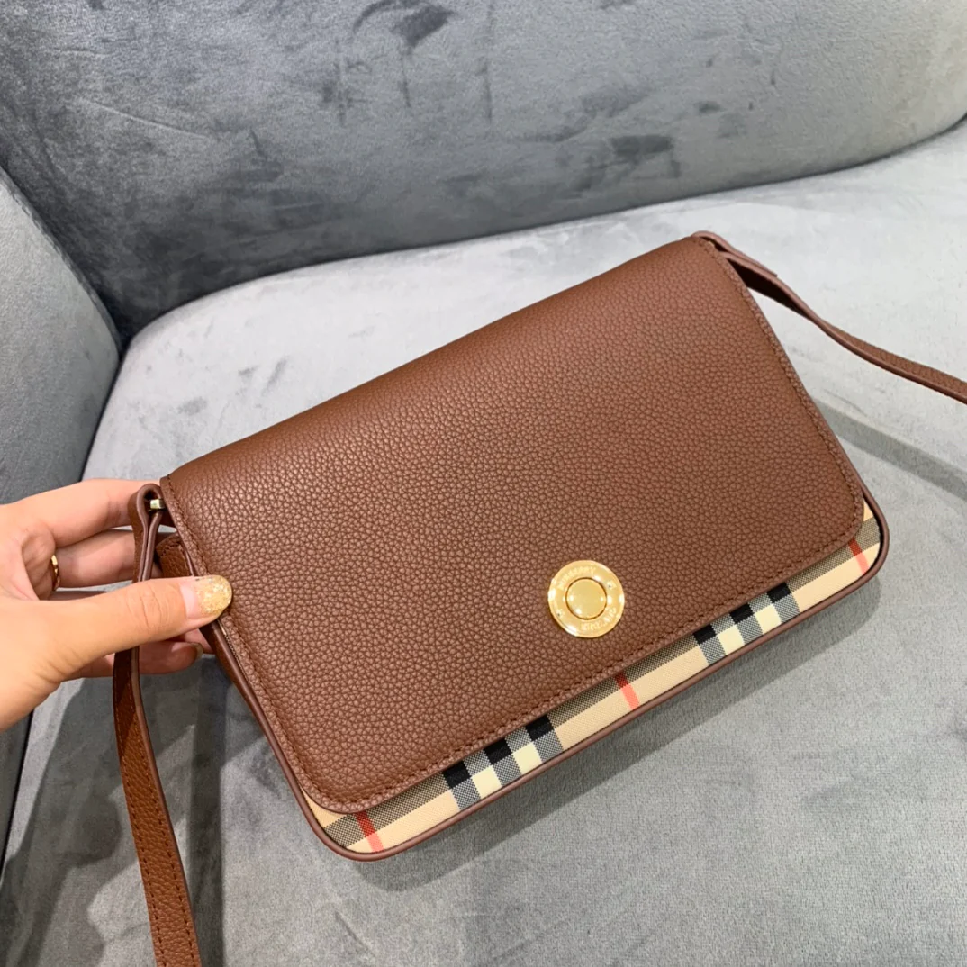 Burberry - сумка через плечо New Note - коричневая