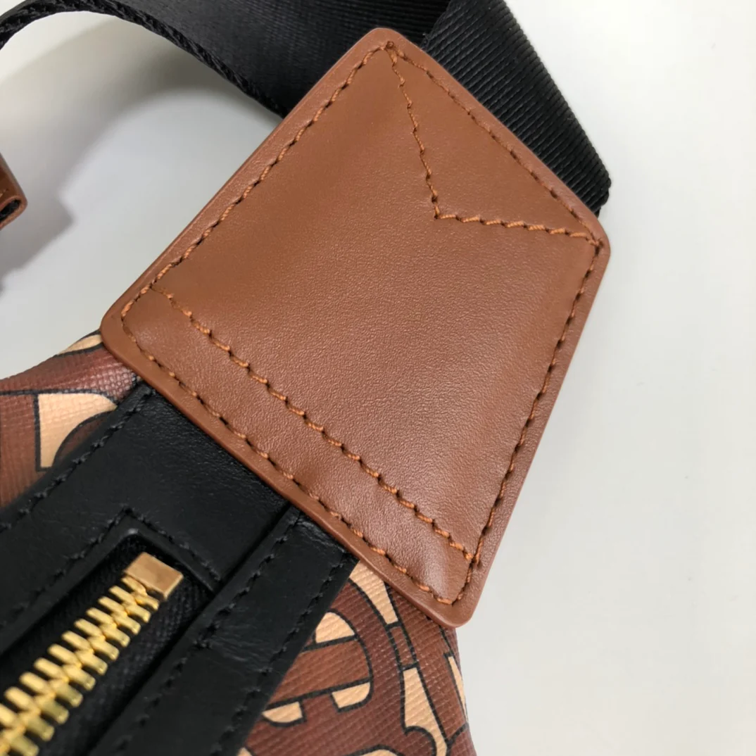 Burberry - Новая экологичная поясная сумка из парусины