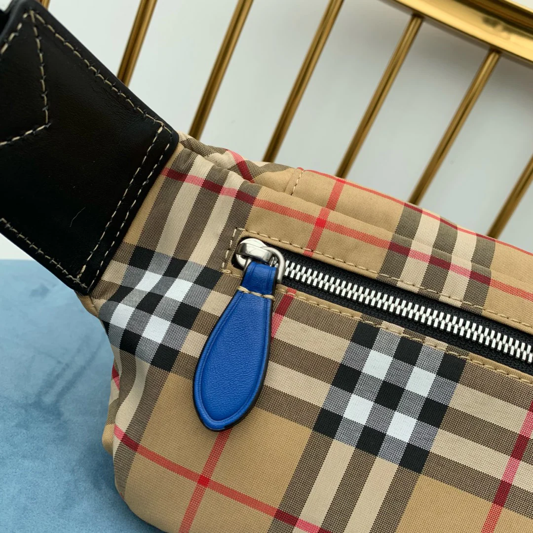 Burberry - Новая классическая клетчатая поясная сумка