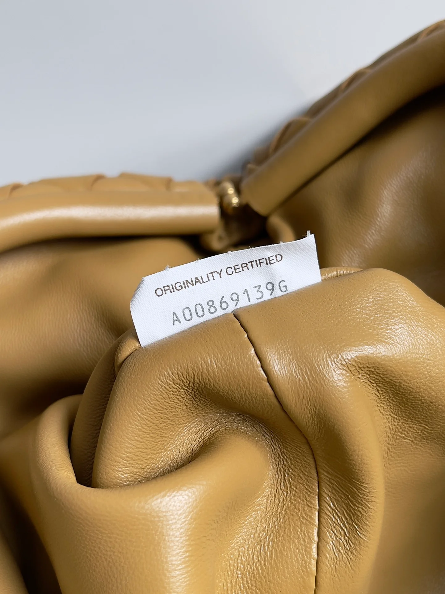 BV-lauren-clutch-chain clutch-khaki