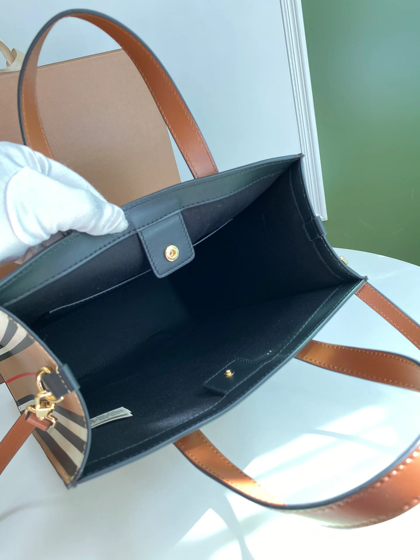 Burberry - Новейшая итальянская сумка-тоут