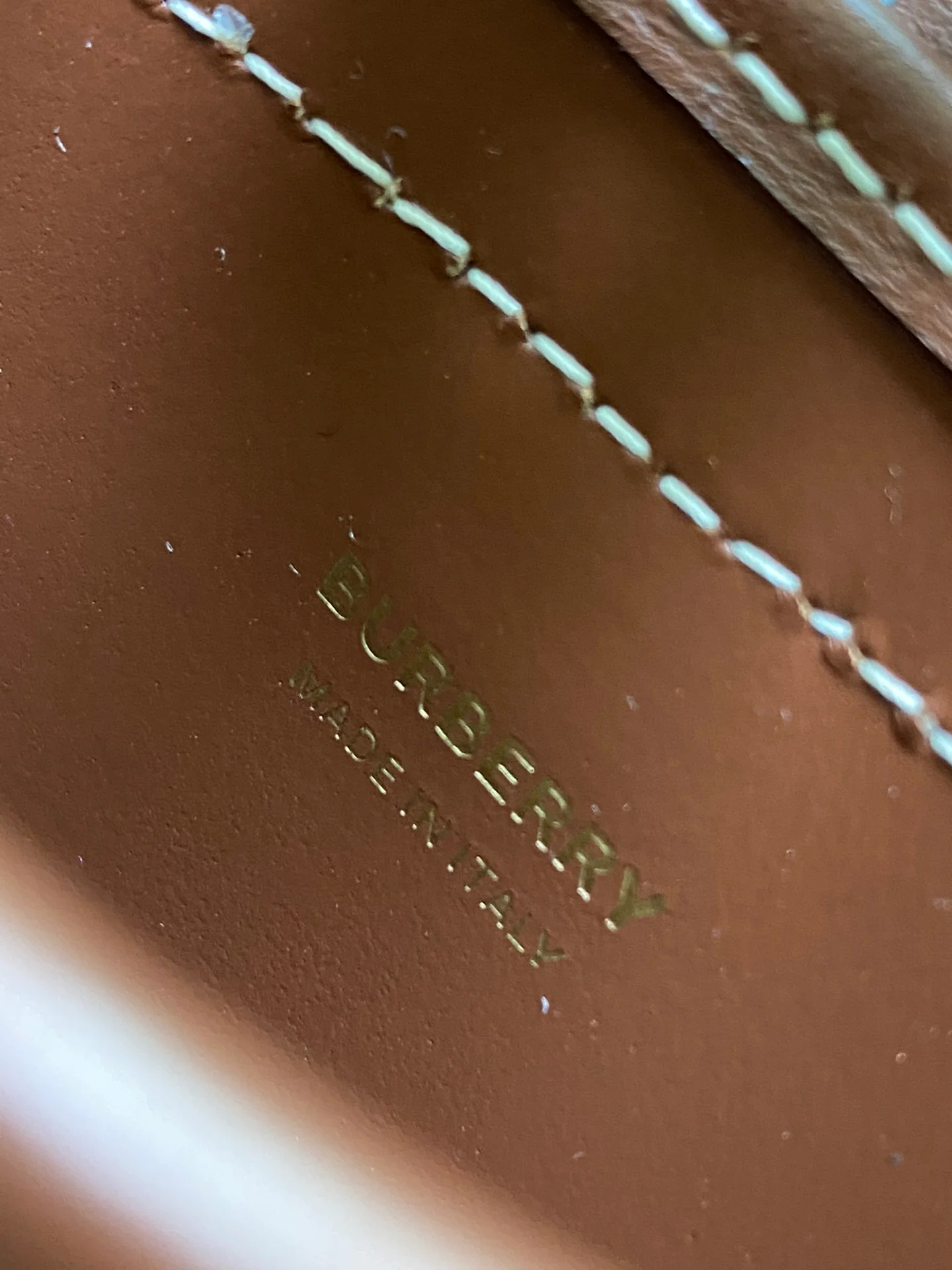 Сумка для телефона Burberry с буквами из холста