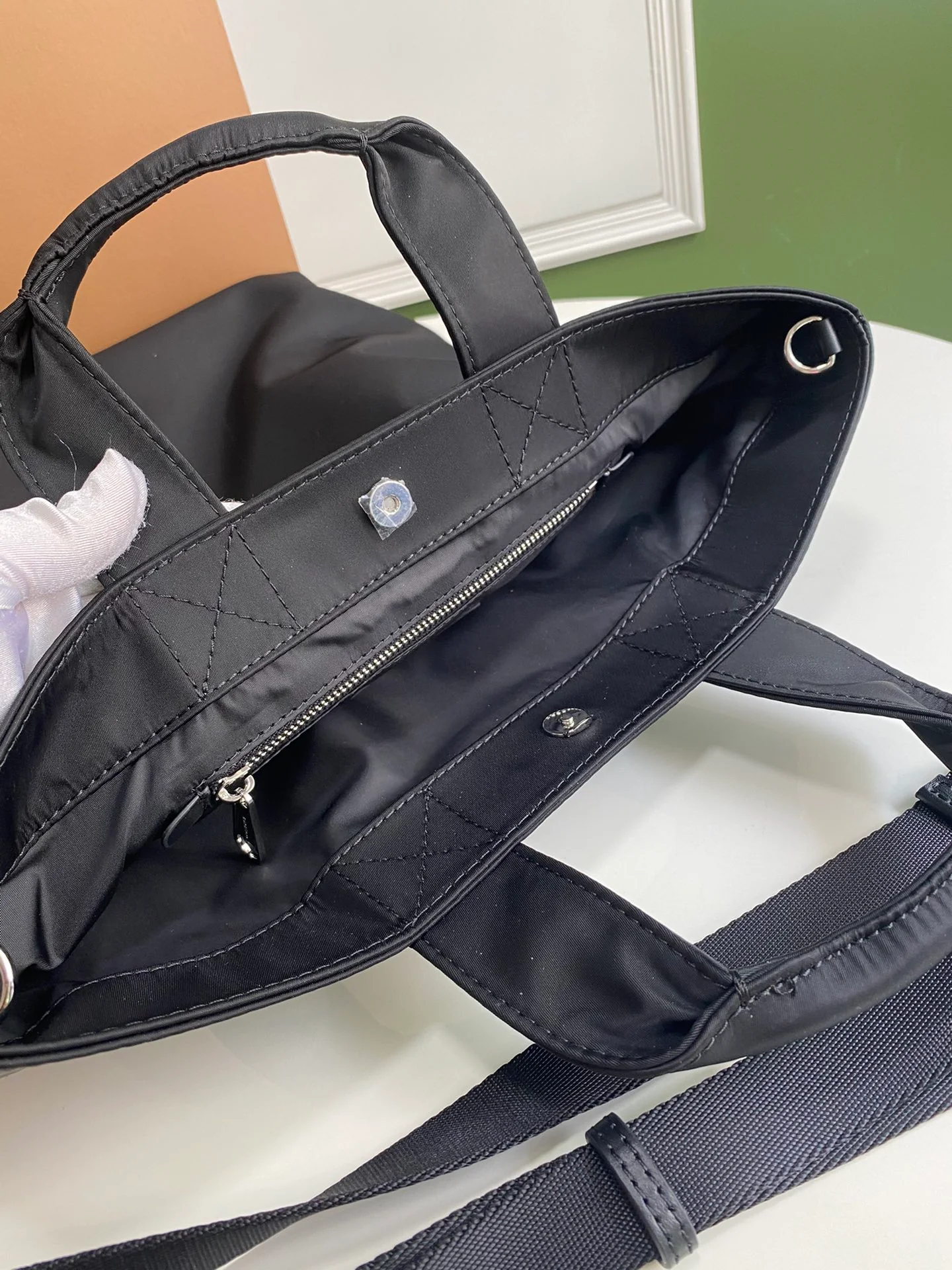 Burberry - Econyl Практичная сумка-тоут