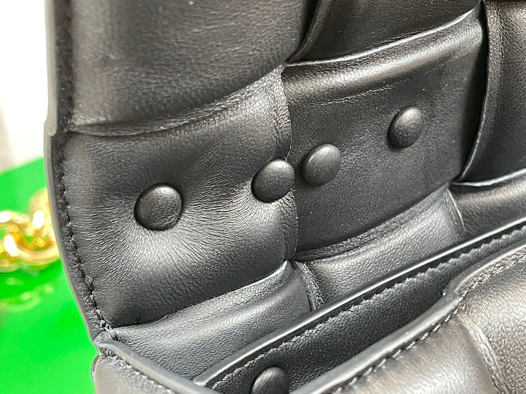 Плетеная сумка BV в виде кассеты, квадратная сумка на цепочке, из овечьей кожи, 27х10х18 см.