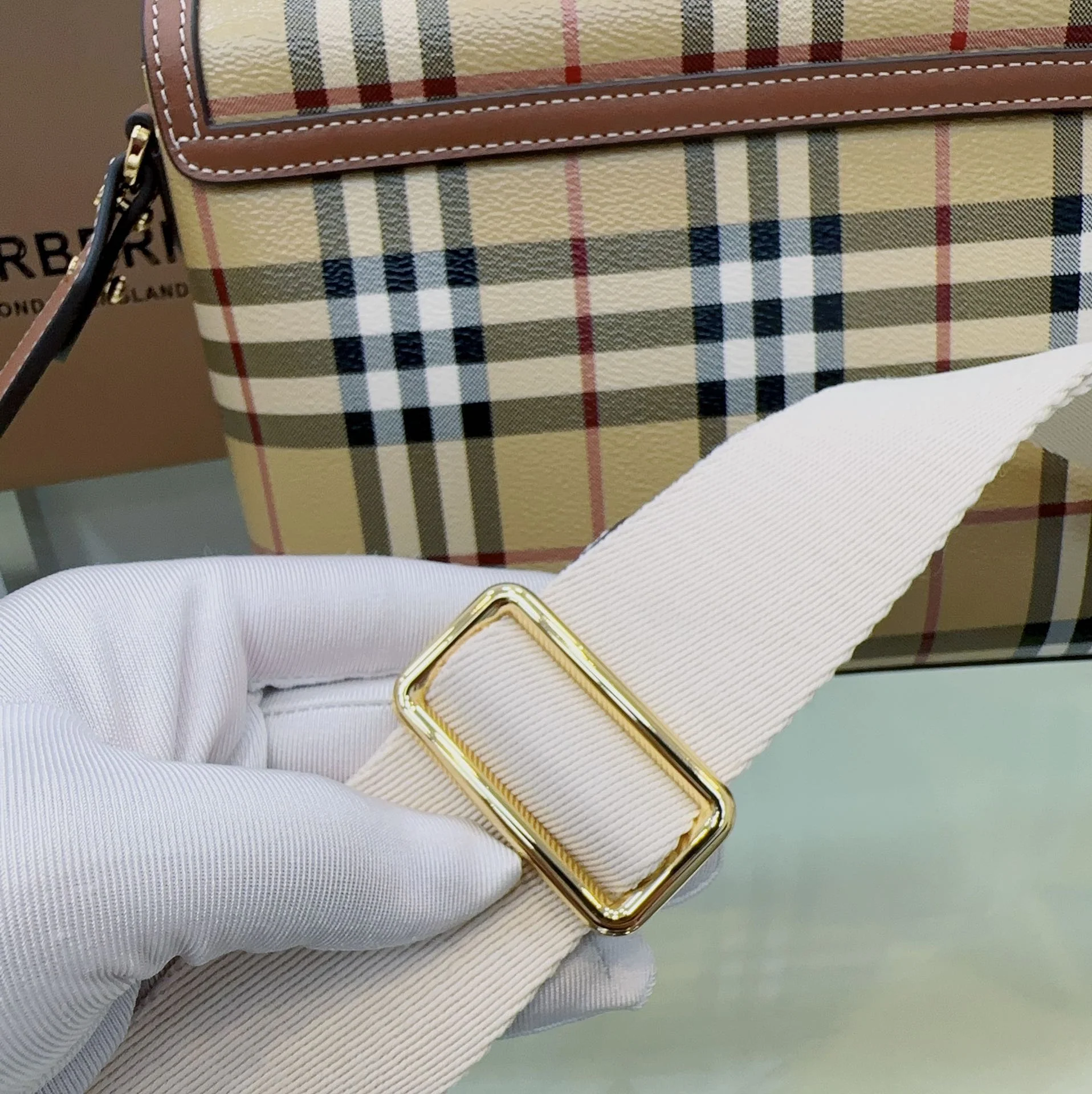 Сумка через плечо Burberry Note Classic Check