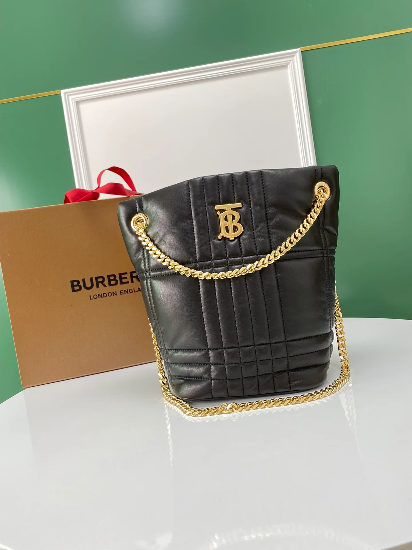 Burberry - Новинка, изысканная - стеганая сумка-ведро Laura - черная