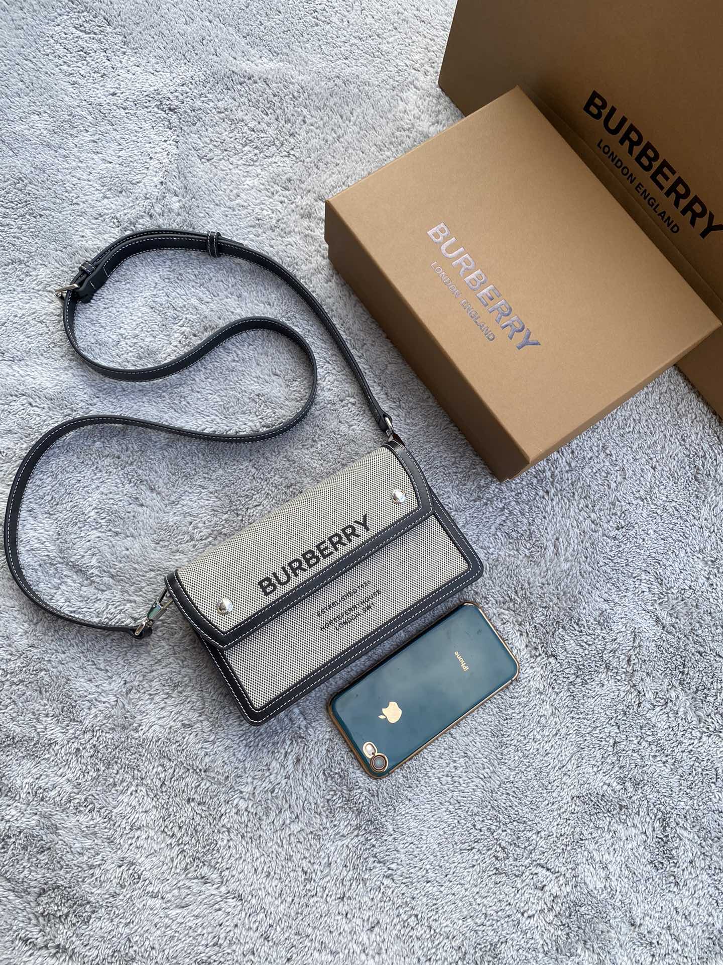 Burberry - Новейшая изысканная сумка через плечо