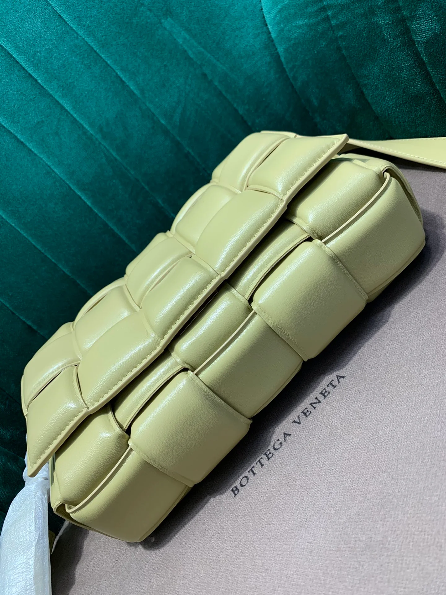 Сумка-мешок для кассет BV из плетеной кожи/подушка/телячья кожа/26x18x8 см/1