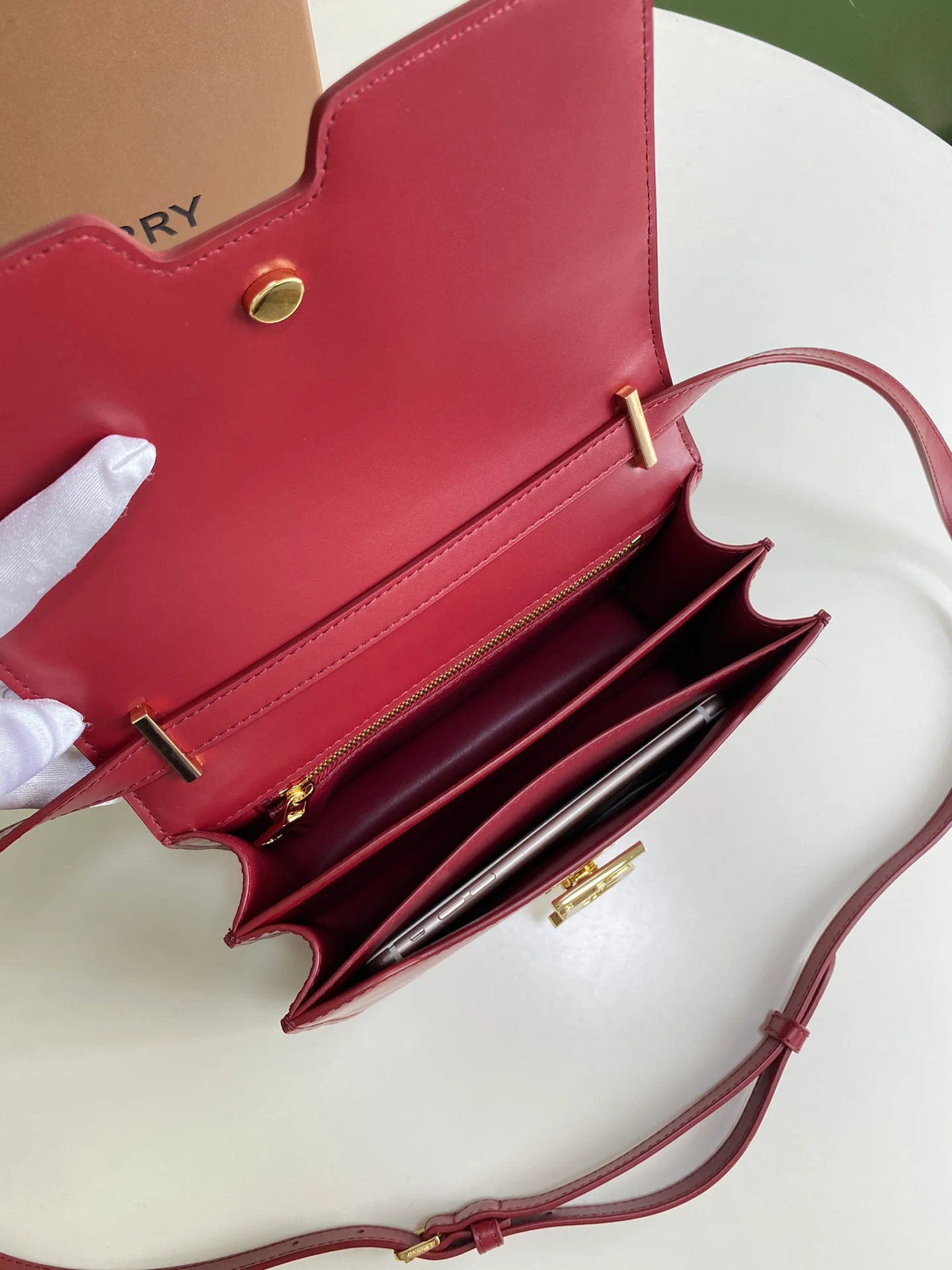 Сумка-письмо из коллекции Burberry TB - красная