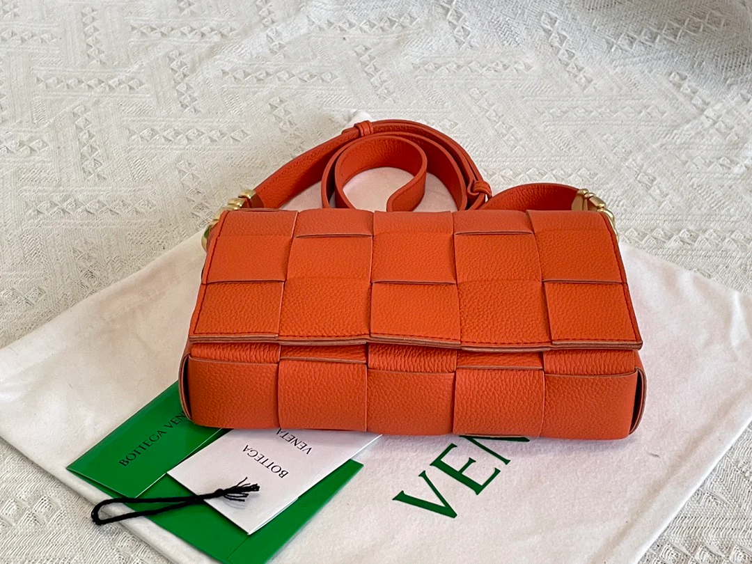 Кассета BV - зернистая телячья кожа - подкладка из телячьей кожи - 23x15x5 - 5 см - 1