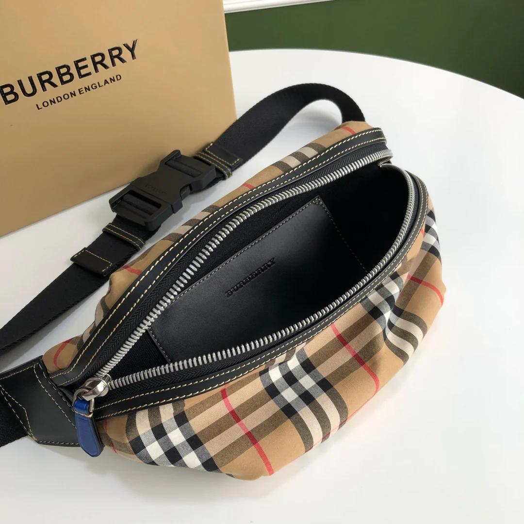 Поясная сумка Burberry из нейлона в классическую клетку