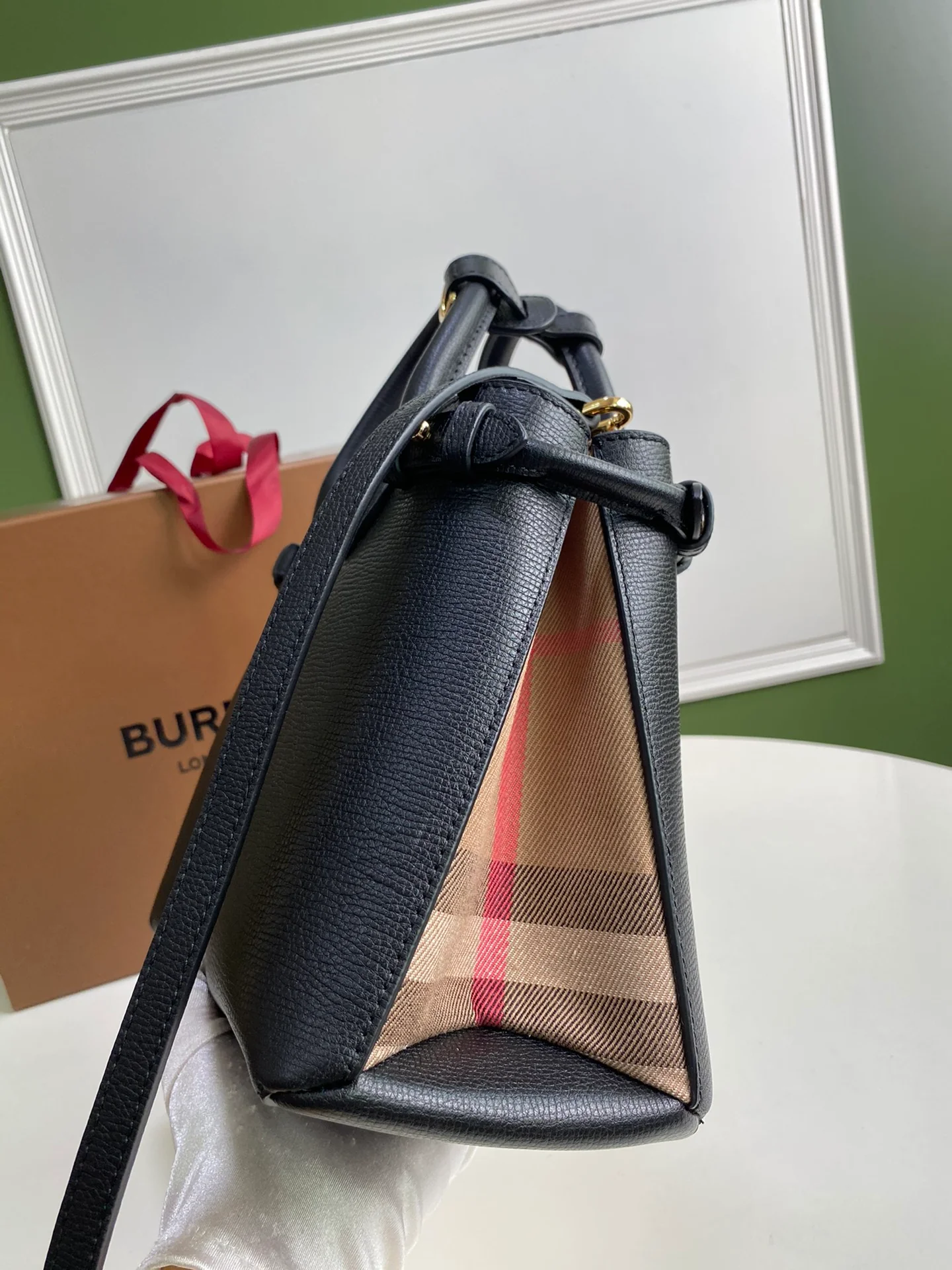 Сумка-тоут Burberry The Banner, маленькая, черная, 1 шт.
