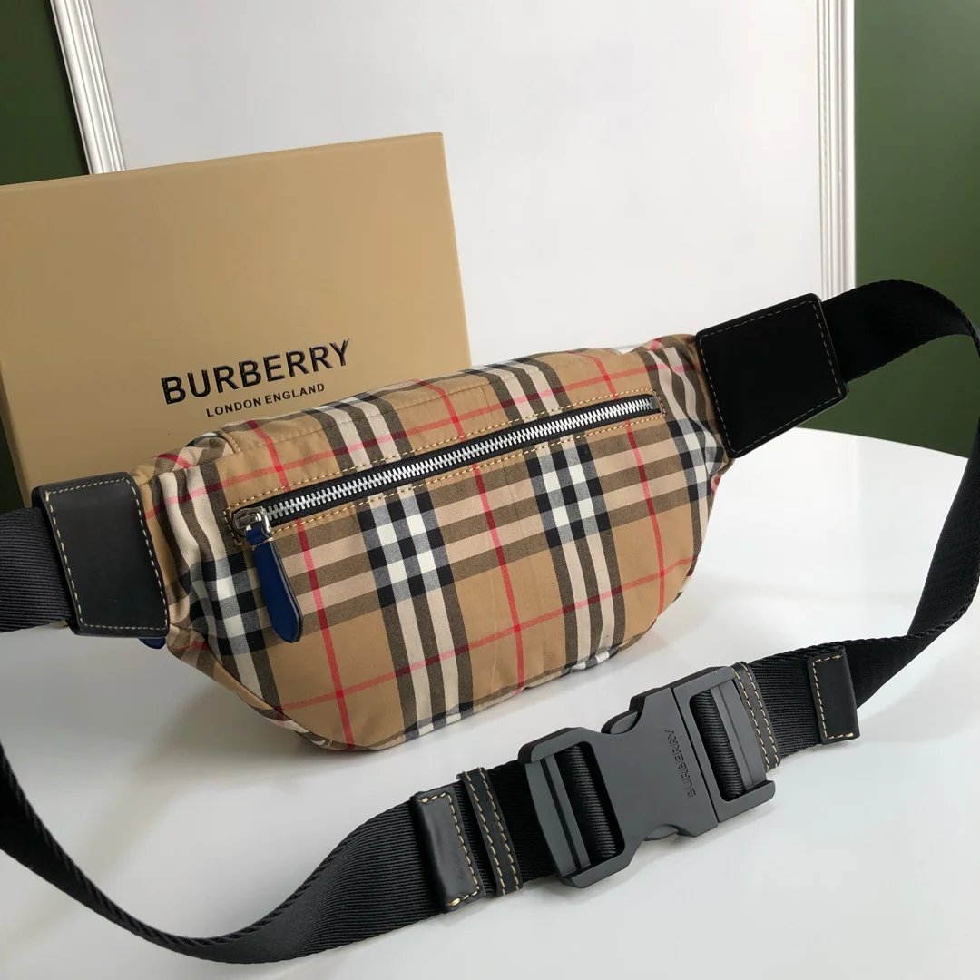 Поясная сумка Burberry из нейлона в классическую клетку