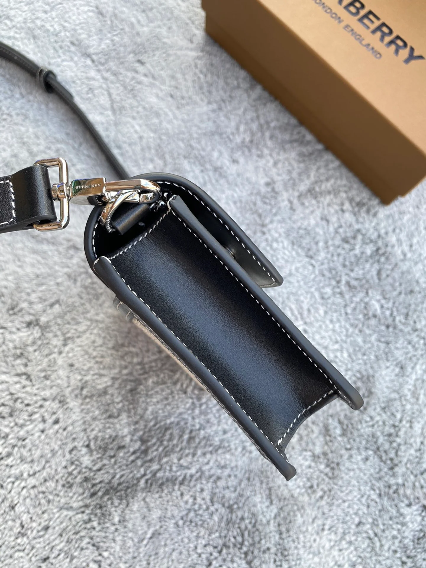 Burberry - Новейшая изысканная сумка через плечо