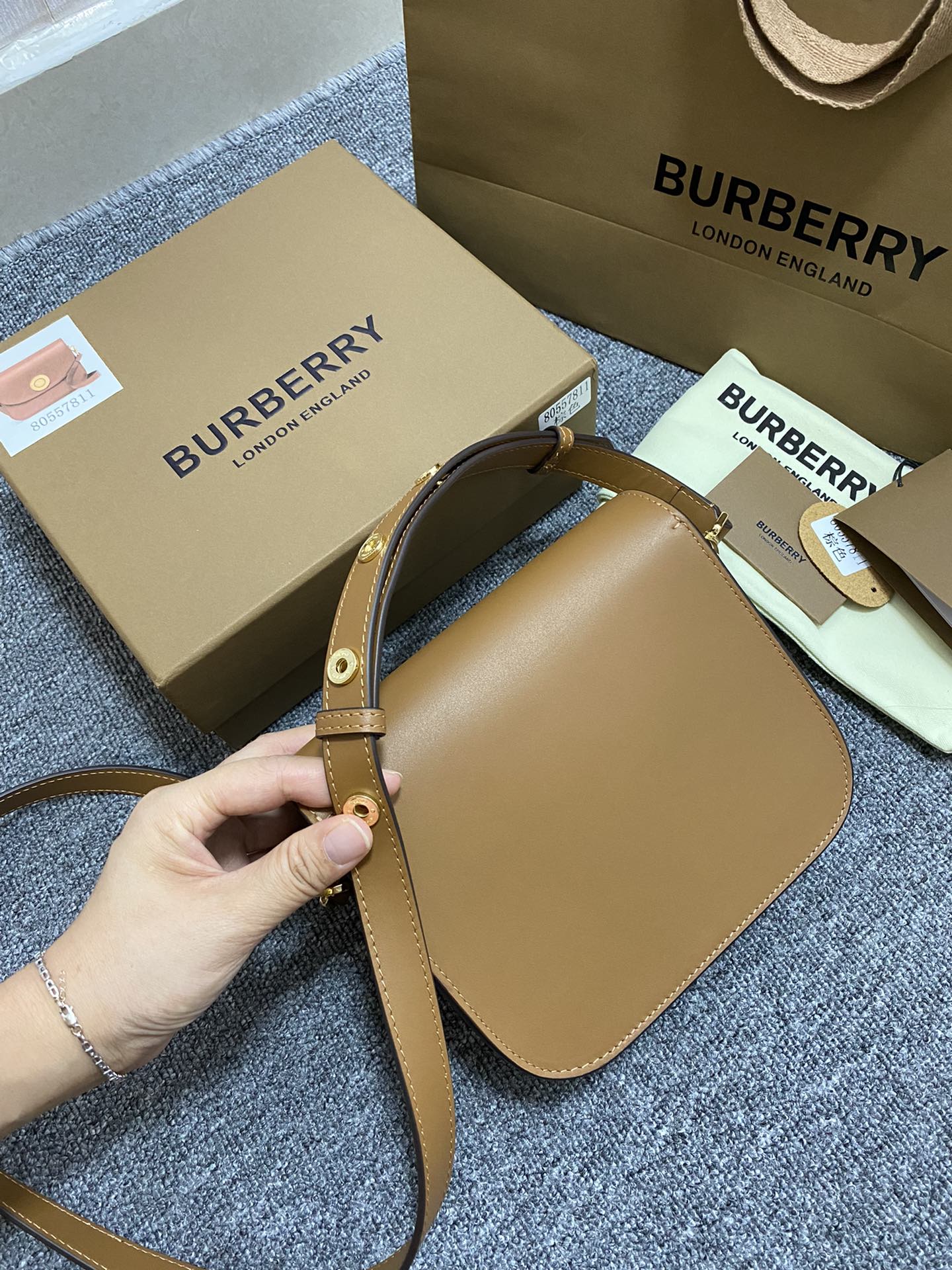 Сумка Burberry Elizabeth, маленькая, коричневая.