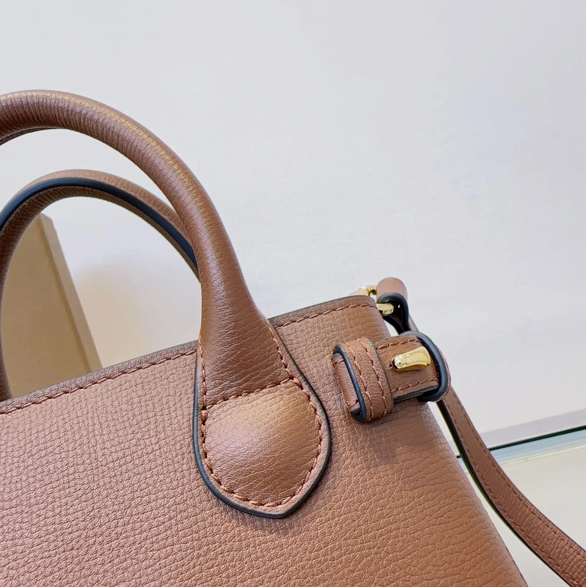 Сумка Burberry The Banner, 22 см, коричневая.