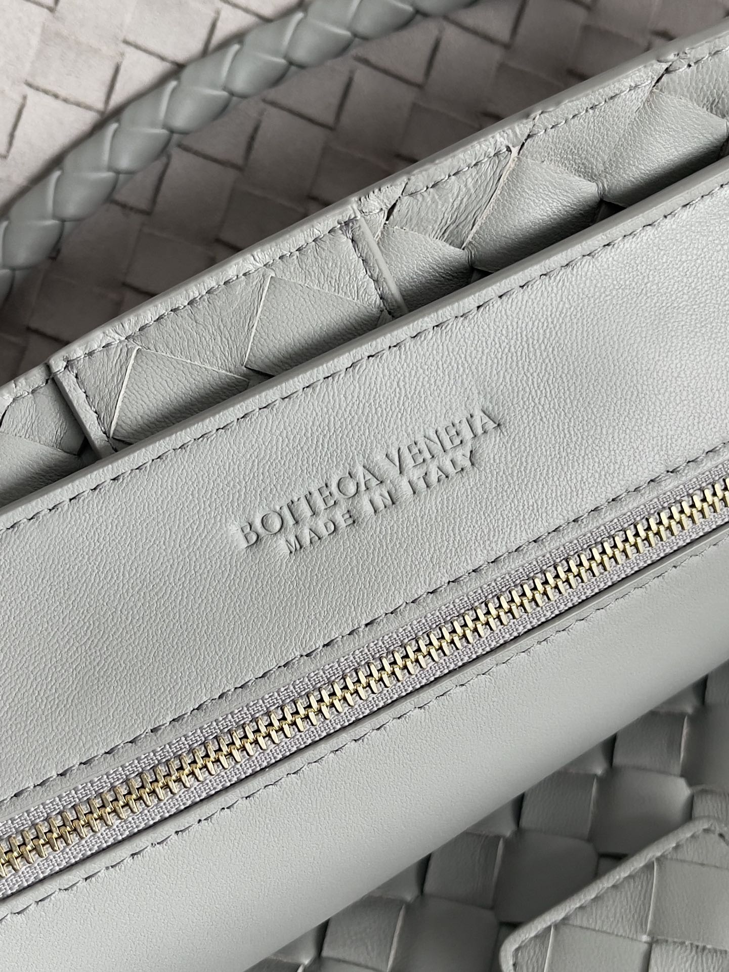 Замшевая сумка BV-andiamo — большая — серая