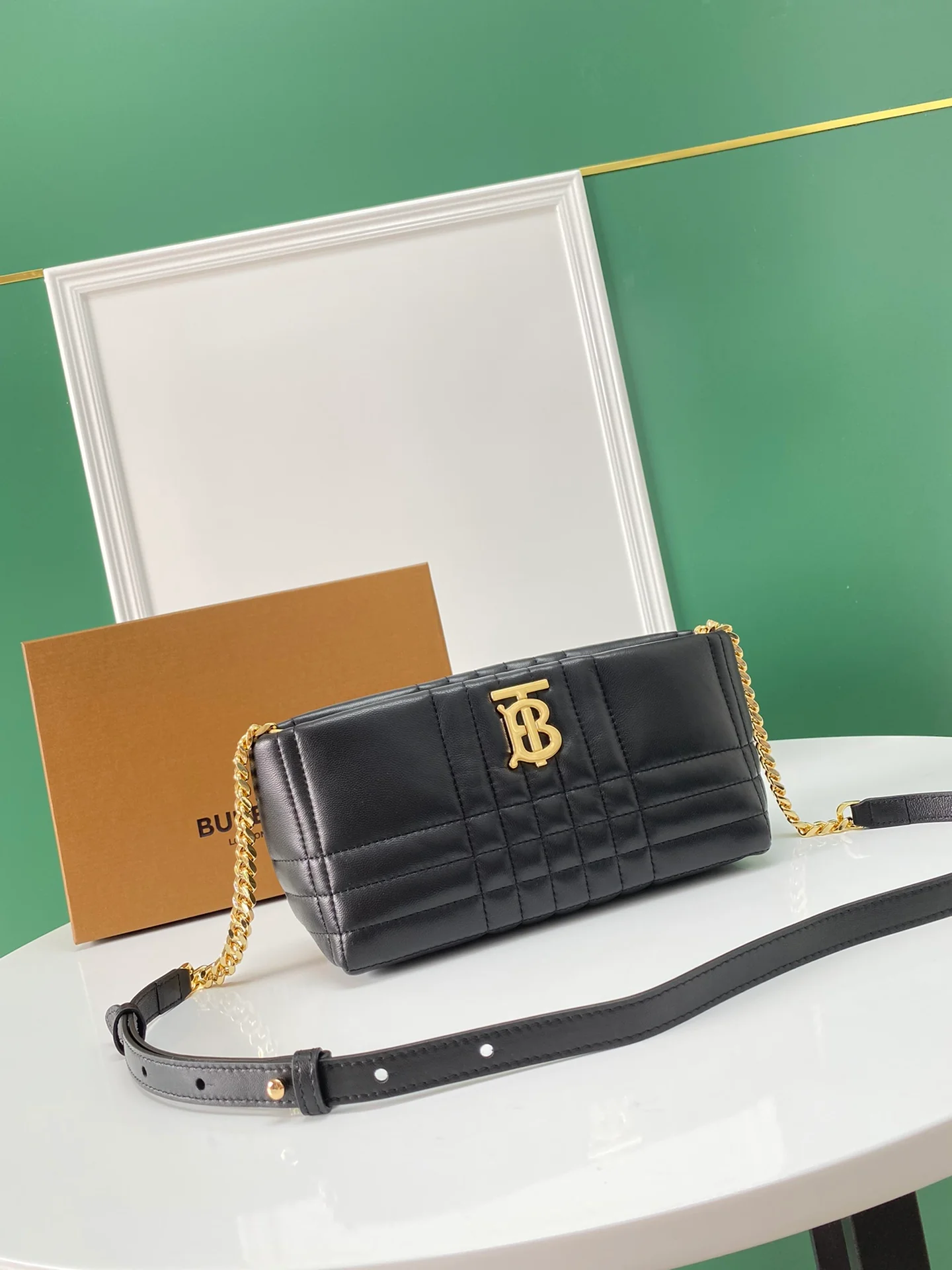 Сумка через плечо Burberry Lola с цепочкой - черная