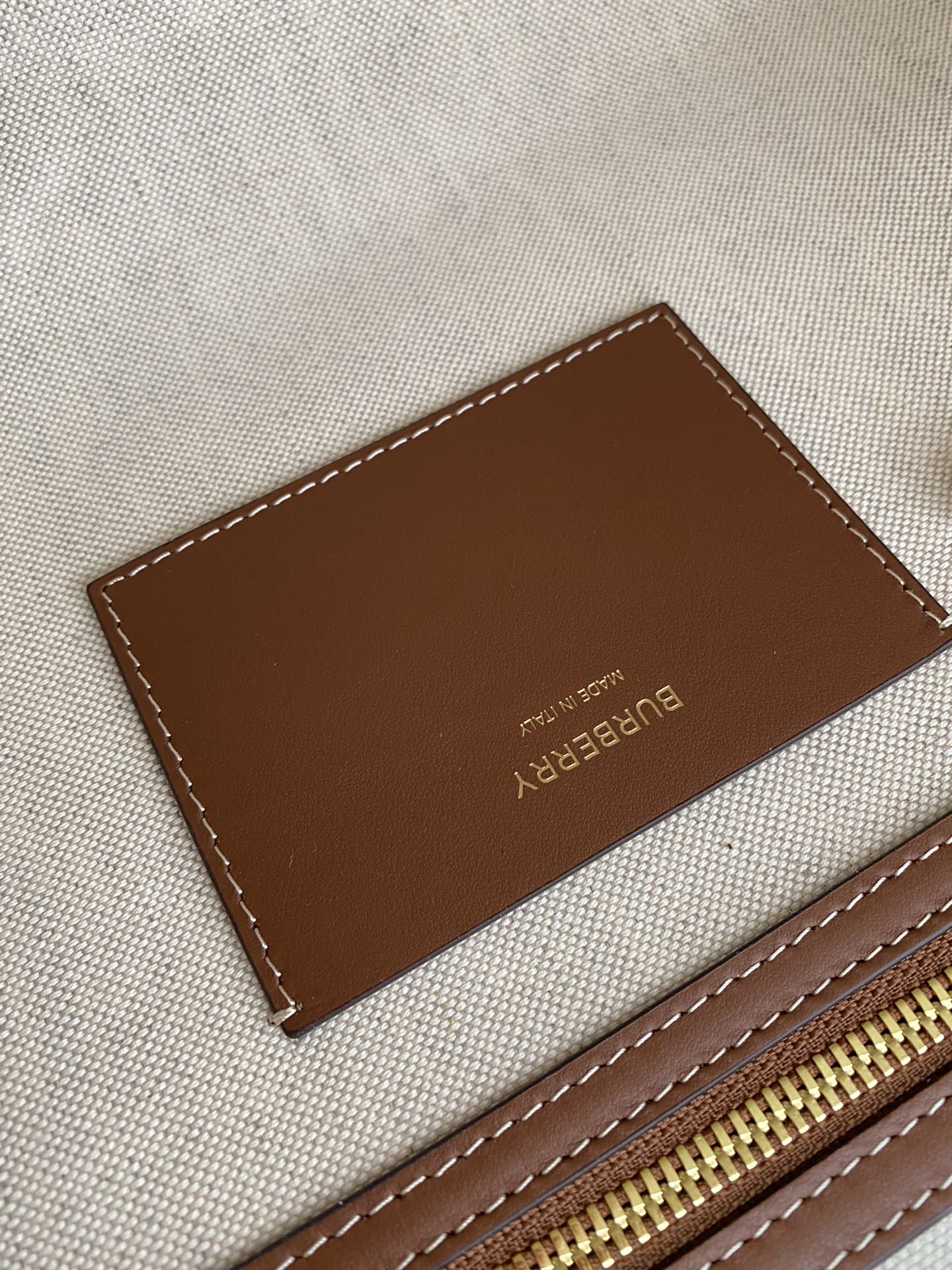 Burberry - Кожа итальянского дубления - Кожа с высокой полосой - Новейшая модель сумки-тоут