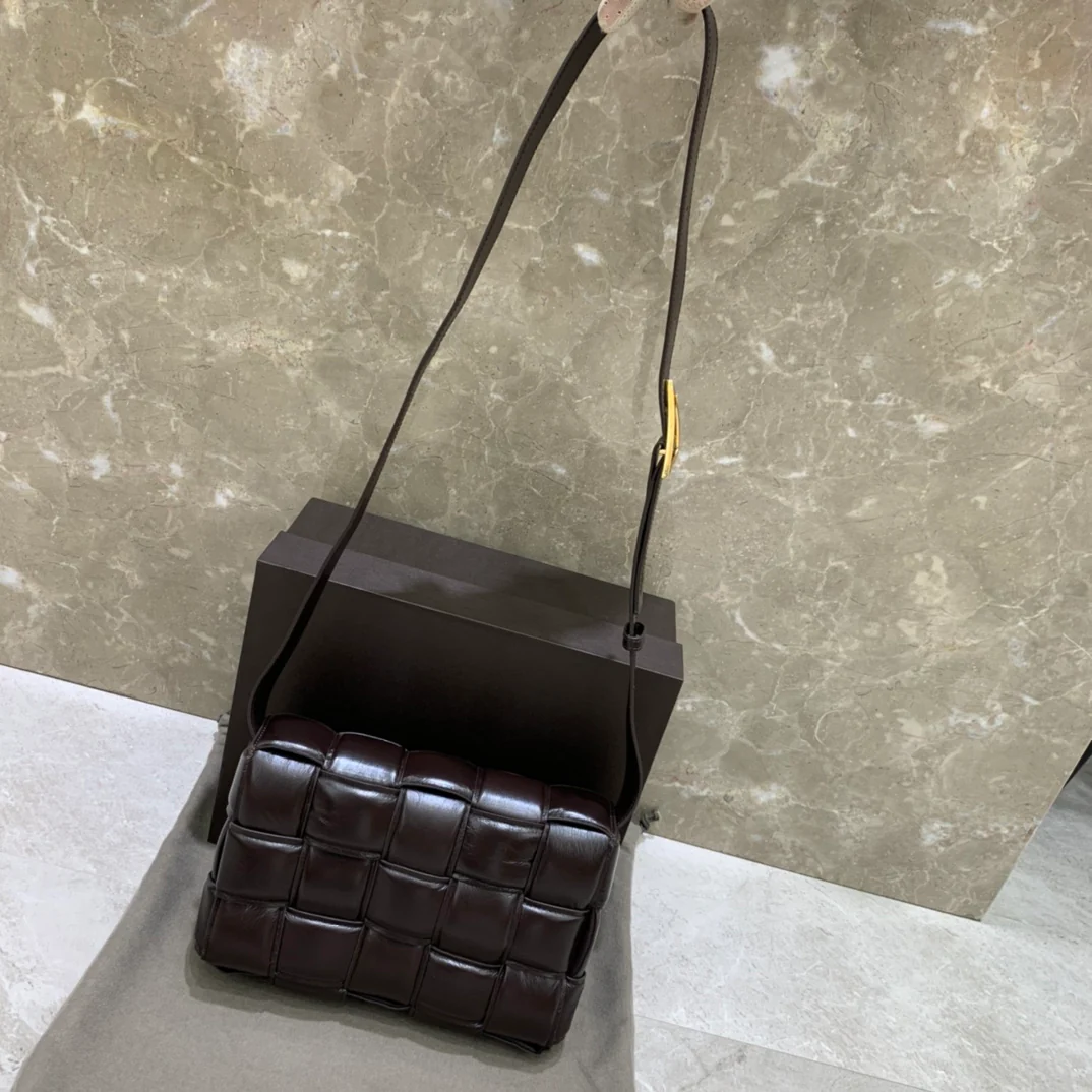 Плетеная сумка для кассет BV из телячьей кожи, 26х18х8 см.