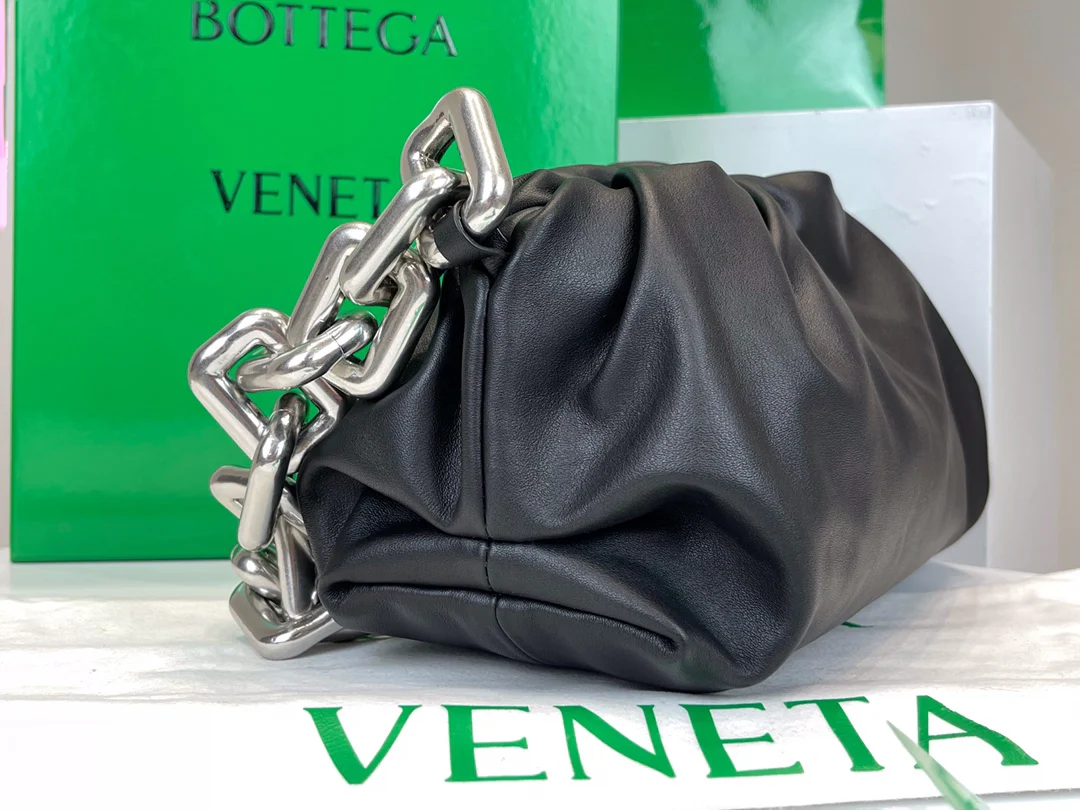 Сумка-мешок BV The Chain Pouch Cloud Bag - 31x12x16 см