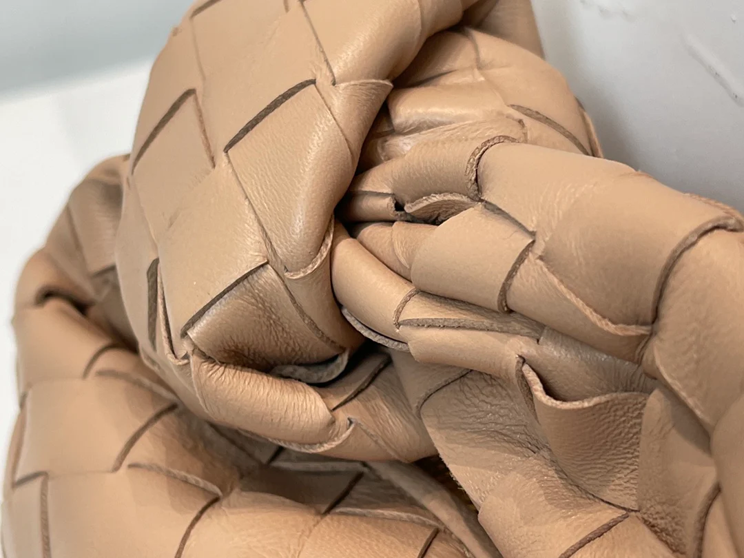 Сумка BV Mini Jodie Croissant Bag, s27x9x23cm-2