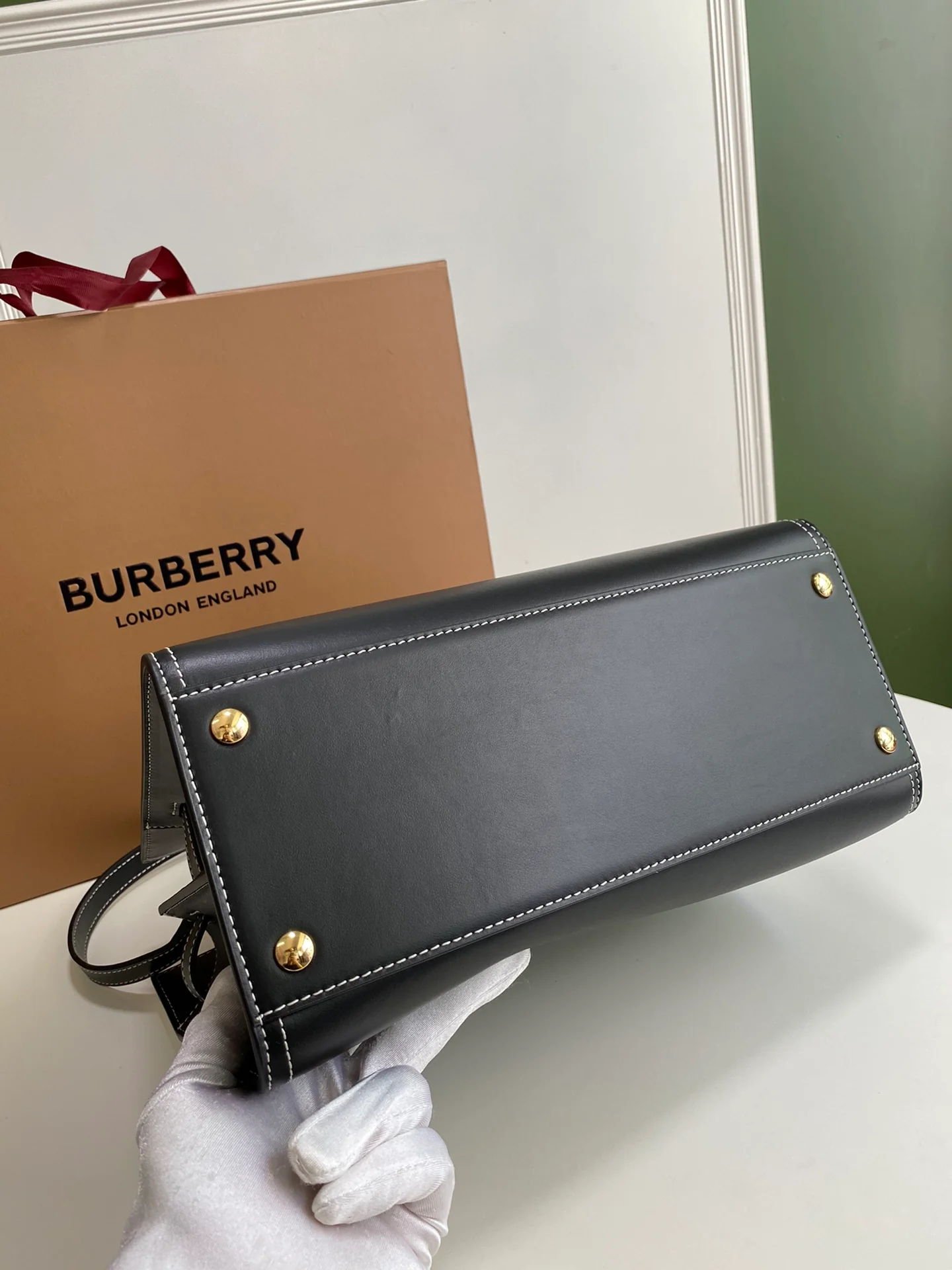 Burberry - Кожа дубленой зернистости - Title - Сумка Teller