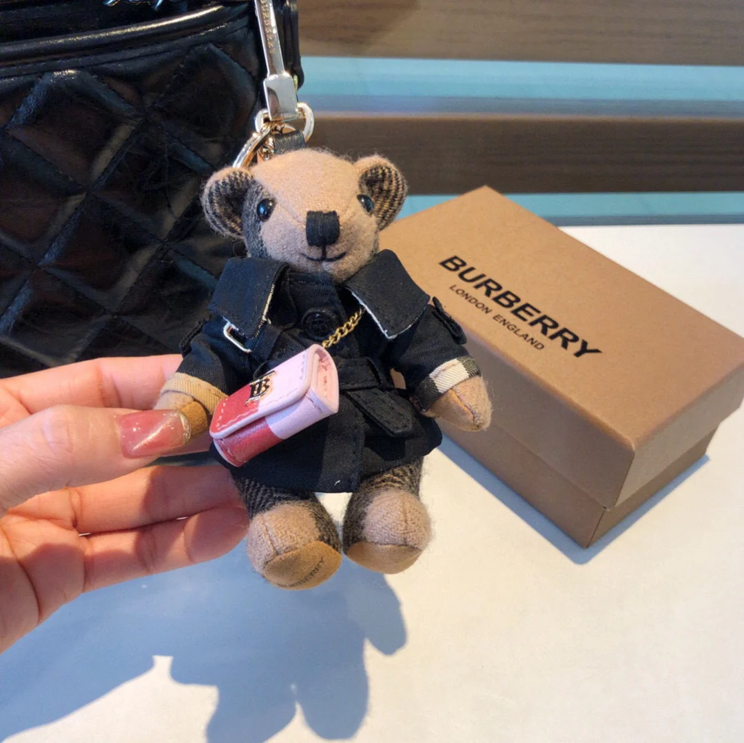 Burberry - Подвеска в виде медведя в виде тренча - Черная