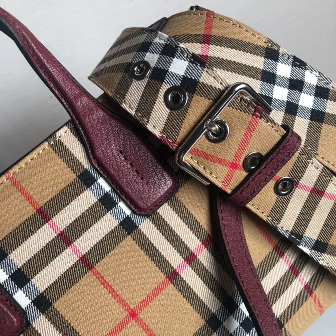 Сумка-тоут Burberry в винтажную клетку, маленькая, бордовая.