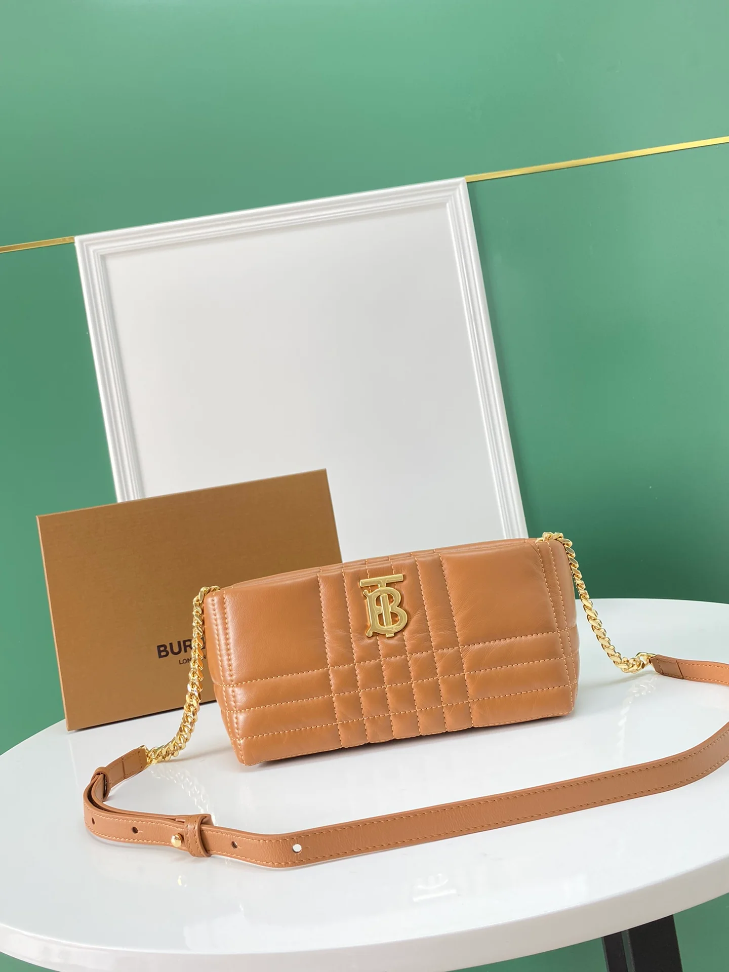 Сумка через плечо Burberry Lola с цепочкой - абрикосового цвета