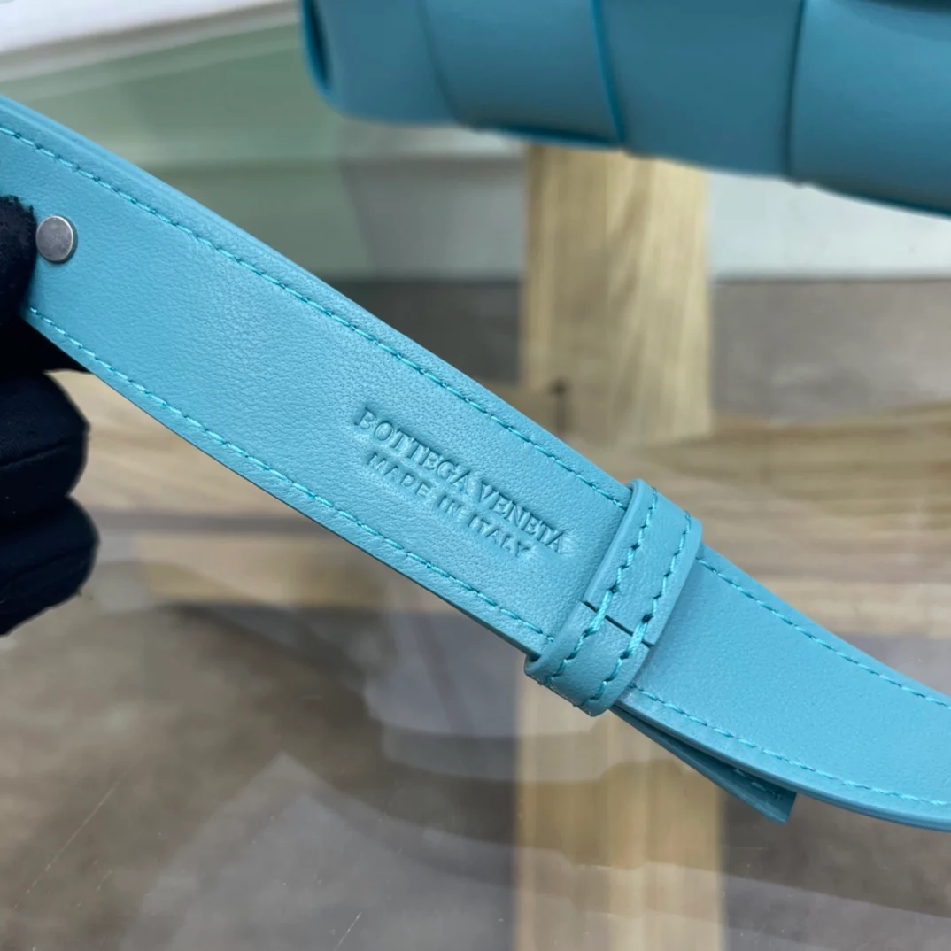 Сумка для кассет BV из плетеной овечьей кожи, 17 см x 5 см x 9 см x 5 см.